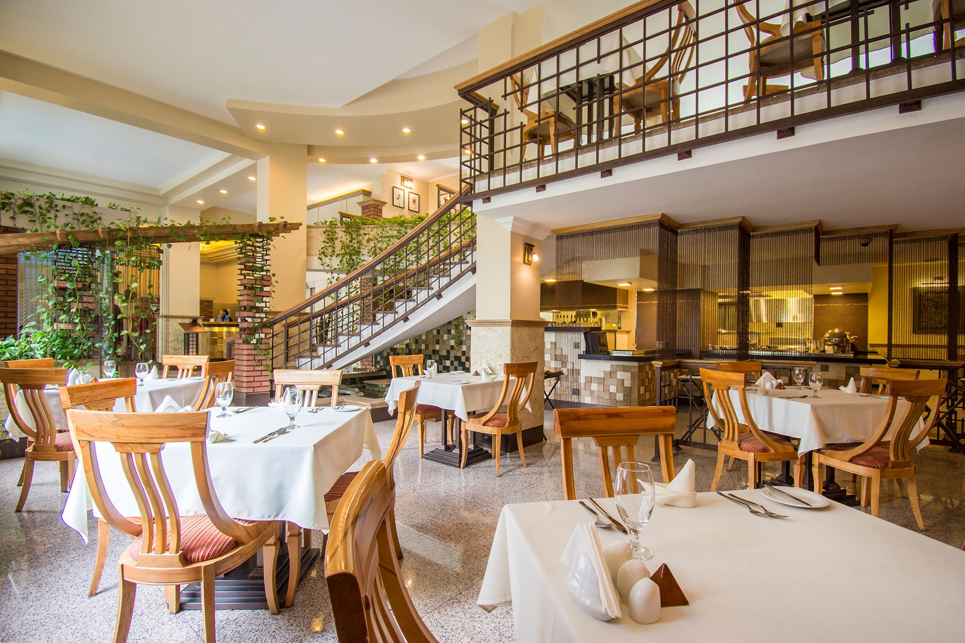 رستوران هتل اسکان Resturant